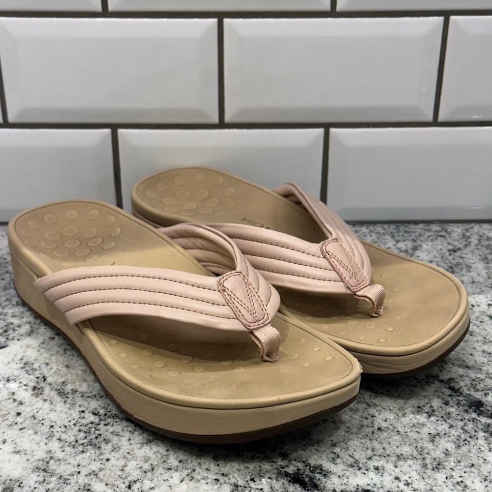 Vionic Womens 7 Platform Flip Flops Pink Leather Arch Support Orthotic Casual